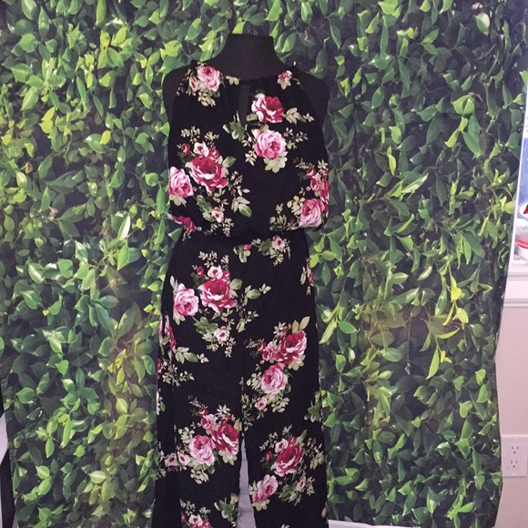 Black Floral Strappy Wide Leg Jumpsuit Sz S NWT - Picture 3 of 15
